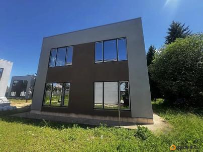 дом, 170 м&sup2;, 6 соток