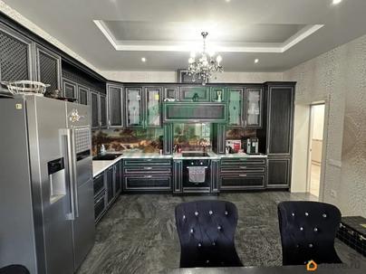 дом, 240 м&sup2;, 10.5 сотки
