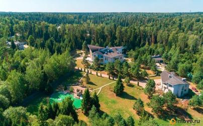 дом, 1490 м&sup2;, 2.25 га